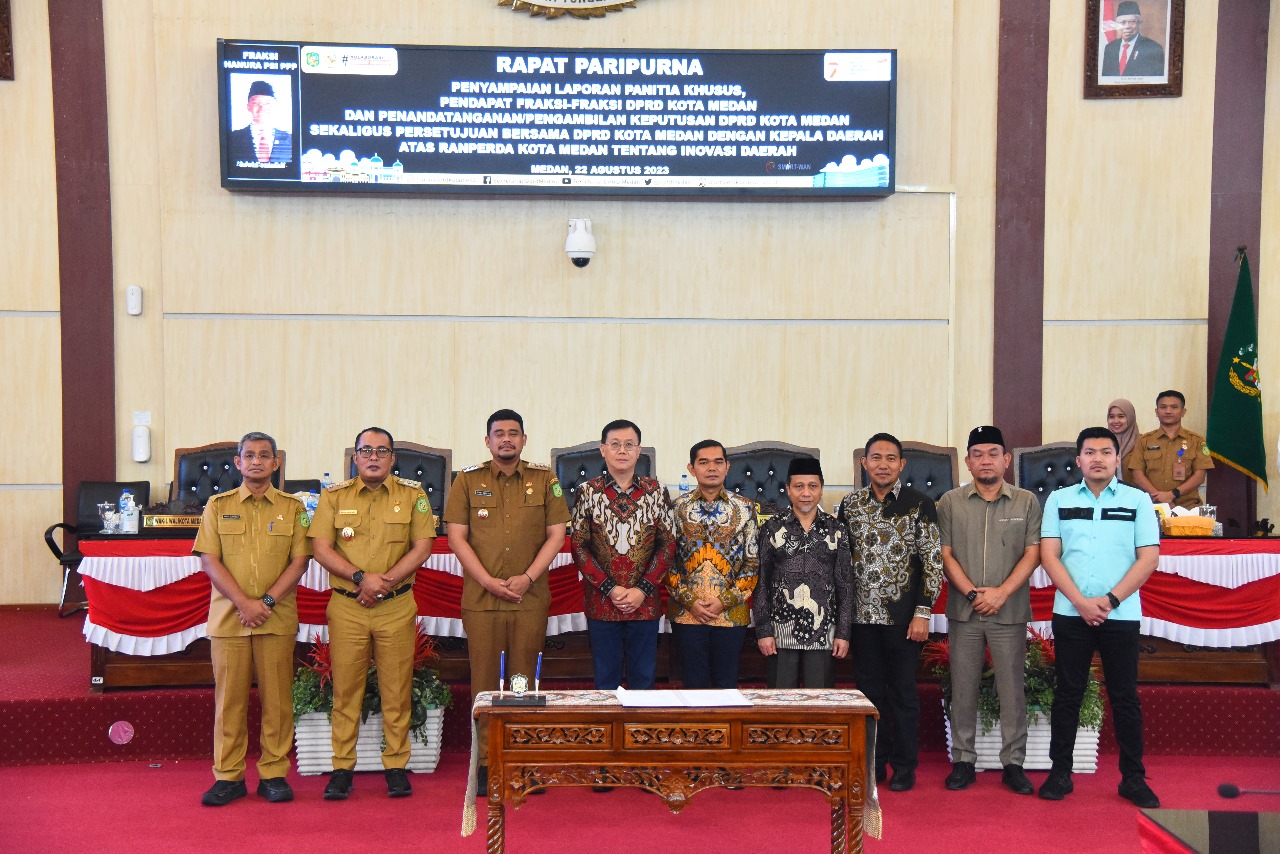 Penandatanganan Persetujuan bersama  DPRD Kota Medan dengan Kepala Daerah atas Ranperda Kota Medan tentang Inovasi Daerah